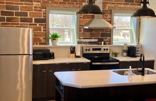 Marshall Apartment | 2 Bedroom Apartment - Downtown