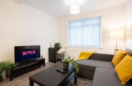 Wishaw Apartment | 2 Bedroom Apartment-Free Parking