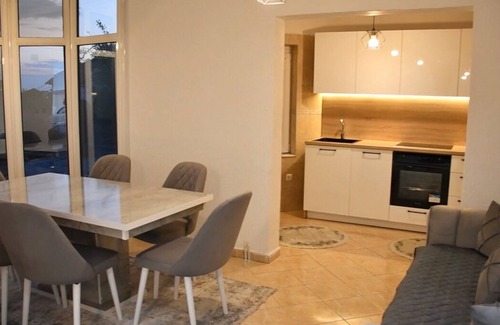 Pristina House | 2- bedroom apartment in fabulous Prishtina with Air conditioner, WiFi, Kitchen