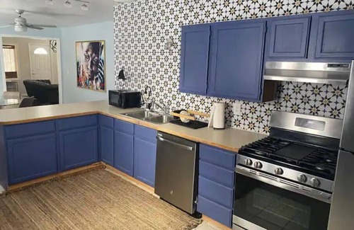 Grand Traverse District Apartment | 2 Bedroom Apartment in Downtown Flint.