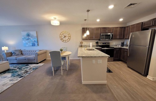 Fenton Apartment | 2-Bedroom apartment in Fenton, MI with Wi-Fi, Fitness Center, & in-unit Laundry!