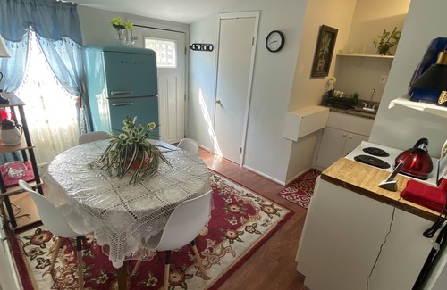 North Bellport Apartment | 2 bedroom apartment minutes away from Gambling, Bars, Restaurants, Water Park.