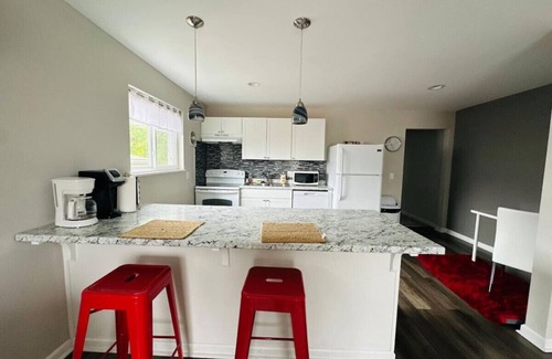 Reading Apartment | 2 Bedroom apartment - urban chic at its finest!