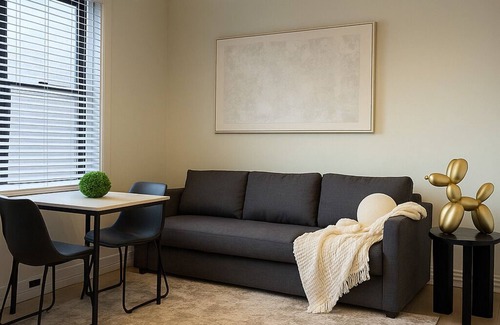East Allegheny Apartment | 2-bedroom apartment in wonderful Pittsburgh with WiFi, AC