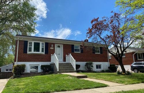 North Bethesda Apartment | 2 Bedroom Apt 5 min from Metro Pike n Rose
