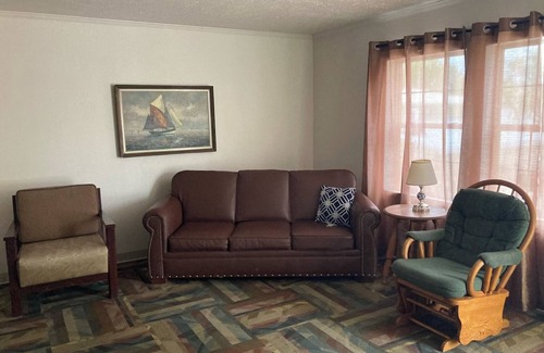 Lemoyne Resort | 2-bedroom at resort on LAKE MCCONAUGHEY neighboring restaurant & bar