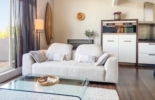 Oude-Tonge House | 2 Bedroom Awesome Home In Oude Tonge