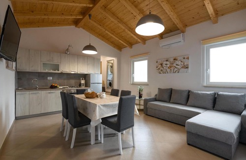 Orihi House | 2 bedroom beautiful home in Orihi
