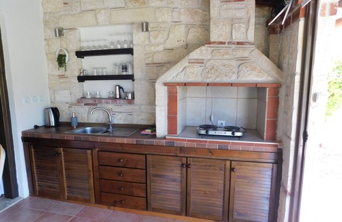 Nea Skioni House | 2-bedroom bungalow in an idyllic olive grove