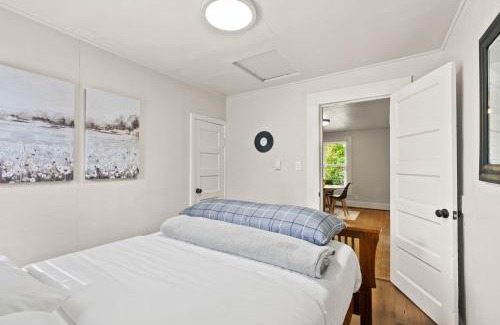 Vancouver House | 2-Bedroom Bungaloo nestled close to Urban Centers