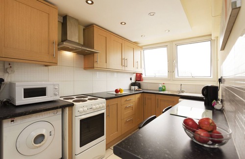 Nottingham City Centre Apartment | 2 Bedroom City Centre Apartment next to Hilton in Victoria Centre Shopping Mall