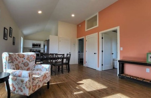 Brooks Cottage | 2 bedroom cottage house at Pond Hill Farms