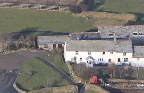 Saint Breward Cottage | 2 Bedroom cottage on Bodmin Moor with views of lakes and moorland