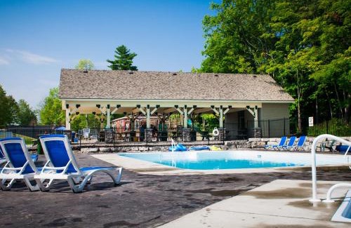 Gravenhurst House | 2 Bedroom Cottage Riverside Village 14