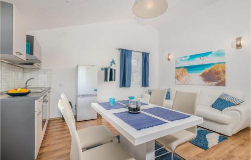 Kras House | 2 Bedroom Cozy Home In Kras