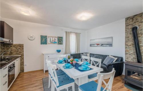 Kras House | 2 Bedroom Cozy Home In Kras