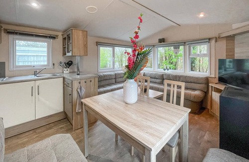 Makkum House | 2 bedroom cozy (sta)caravan in Makkum