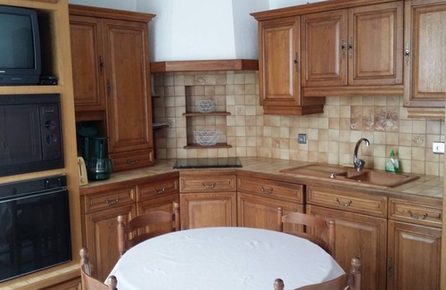Les Ponts-de-Ce House | 2-bedroom detached house for 4 to 6 people