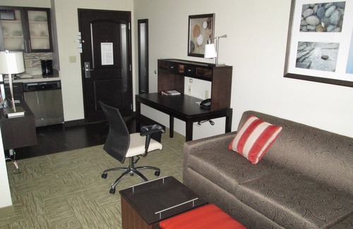 Bowling Green Condo | 2 Bedroom | Free Daily Breakfast! Pool