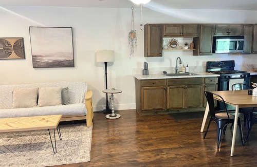 Thermalito Apartment | 2 Bedroom Hideaway with private patio. Pet friendly!