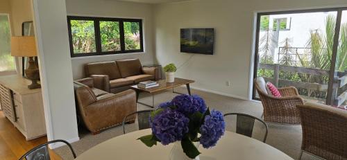 Orakei House | 2 Bedroom home, City and Sea Views