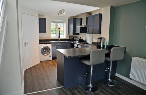 Forsbrook House | 2 Bedroom Home-Sleeps7,Fast Wifi,Near AltonTowers
