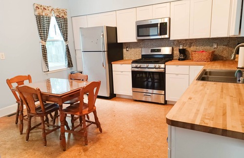 Northside House | 2 Bedroom House in the Heart of Northside, Close to Everything in Cincinnati