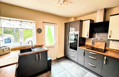 Blacon House | 2 bedroom house near chester city centre