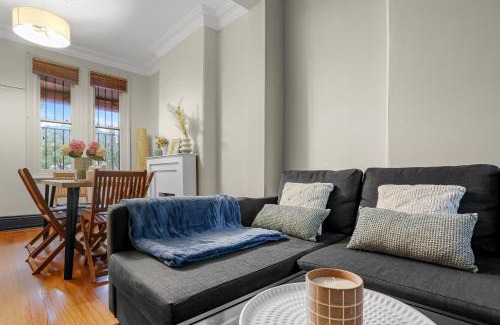 Surry Hills Apartment | 2 Bedroom House Surry Hills Good for 6 Guests