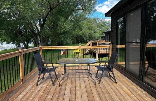 Harwood House | 2-bedroom Lake Front Cottage in Harwood ON #1