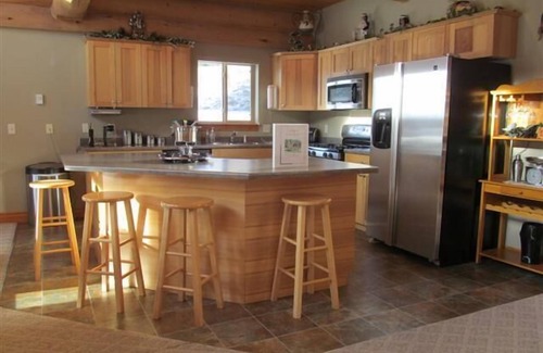Hill City Cabin | 2 Bedroom Log Cabin Located in Heart of Black Hills