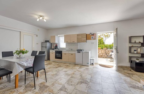 Veli Losinj Apartment | 2 bedroom lovely apartment in Veli Losinj
