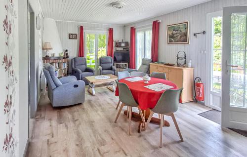 Dimont House | 2 Bedroom Lovely Home In Dimont