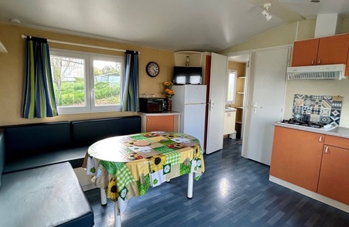 Grazac House | 2 Bedroom Mobile Home in Grazac