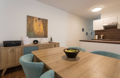 Erdberg Apartment | 2 Bedroom Modern Quiet Suite with Spacious Terrace/close to Metro line #8of10
