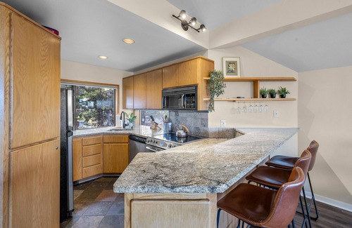 Southwest Bend Condo | 2 Bedroom Mt Bachelor Condo-Resort Amenities