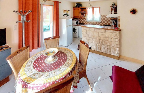 Bagnault House | 2 bedroom nice home in Souvigne