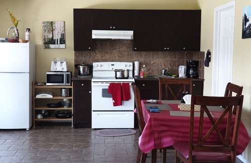 Shawnessy Apartment | 2 Bedroom, one Bath, furnished suite, ideal for couples, small family & Singles