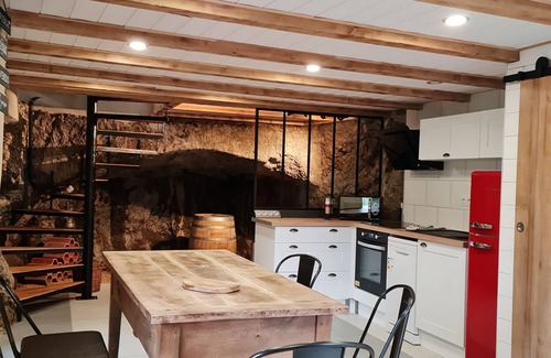 Villeneuve-dʼAllier House | 2 Bedroom Private vacation home in Villeneuve-d'Allier
