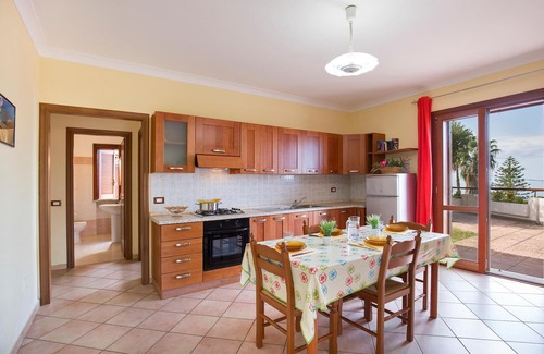 Joppolo House | 2 bedroom pet friendly home in Joppolo
