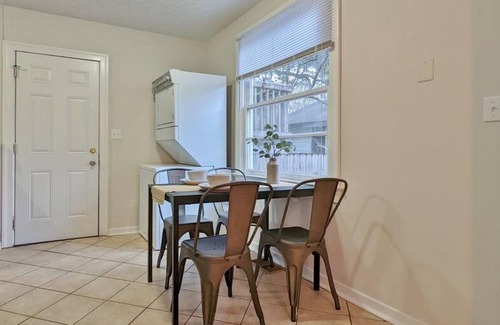 Avondale House | 2 Bedroom Retreat in Historic Avondale
