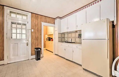 Hagerstown Condo | 2 Bedroom Spacious Stay near Historic Hagerstown
