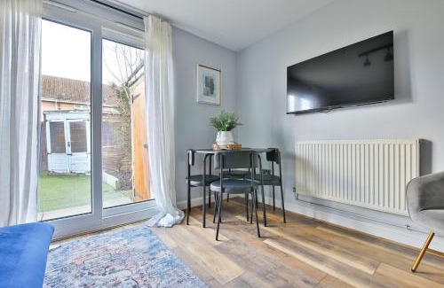 Grangetown Apartment | 2 Bedroom Stunning Apartment - Sleeps 6 - Central Location