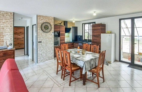 Bacilly House | 2 bedroom stunning home in Bacilly
