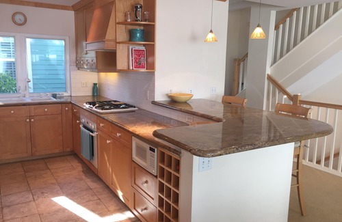 Central Mission Beach House | 2 Bedroom Townhome 2 Mins. to the Beach
