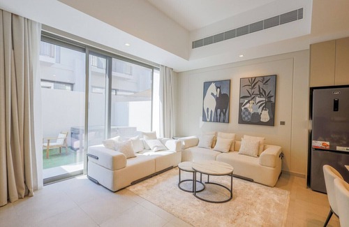 Dubai Ski Chalet | 2 Bedroom Townhouse w/Private Jacuzzi at MAG Eye