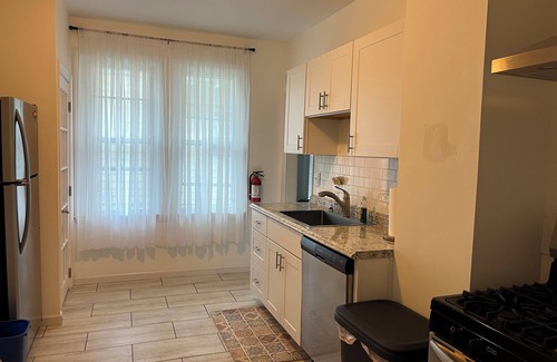 Oaklyn House | 2-bedroom vacation home 8 minutes from lovely Philadelphia Attractions