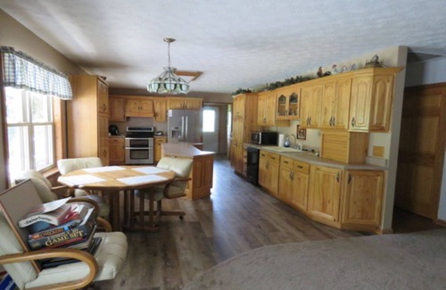 Reelsville House | 2-bedroom vacation home minutes away from Greencastle and Depauw campus