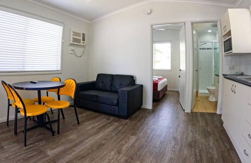 Alexandra Headland Cabin | 2 Bedroom Villa 5 Berth - 2 Bedroom Villa 5 Berth