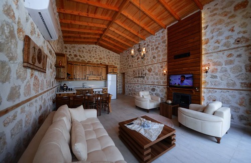 Uzumlu House | 2 Bedroom Villa with Secluded Heated Pool & Views